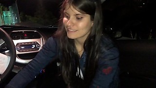 Tatiana Morales hace oral en su auto y luego se lo come