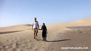 A moment of lust in the desert