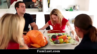 Step Sista Pulverizes Bro During Thanksgiving Dinner