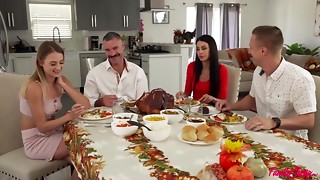 Family Interchange Heads Wrong On Thanksgiving - Four-way Fuckfest