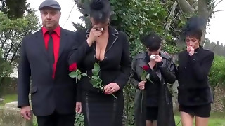 French mature gal in fabulous pantyhose got deep anal invasion