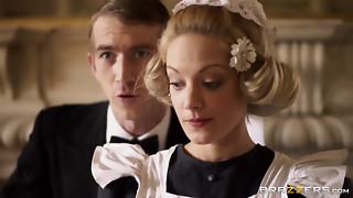 Torrid blondes Loulou and Rebecca Moore sharing a trunk in reality vid