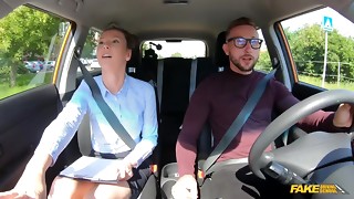 Bad college girl and driver turns out to be a great cootchie muncher