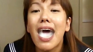 Youthful college girl receives a scorching introduce