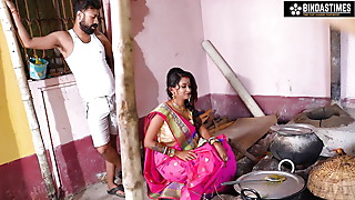 Desi Khub Niman Sudipa Bhouji ke Pele me bahut Neek Lagela Rassoi me Utter Flick