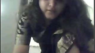 Gujrati girl Nadia exposing