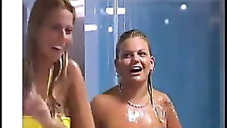 CFNM shower (Portugal)