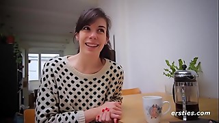 Amateur Girl Rubbing Her Untrimmed Bush